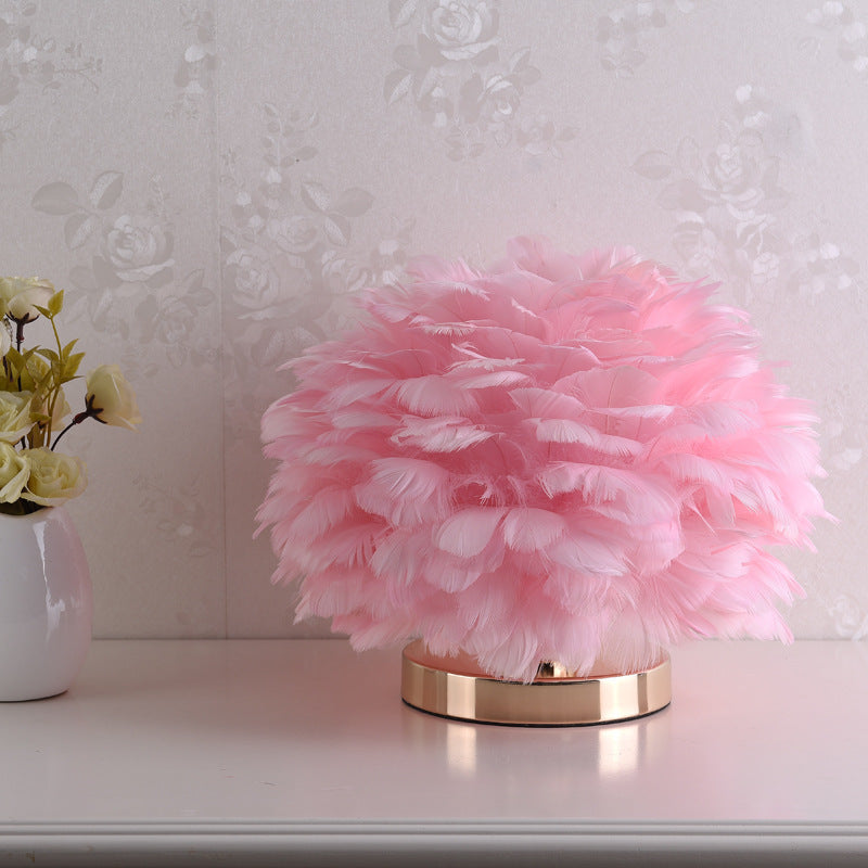 The Rounded Feather Table  Lamp