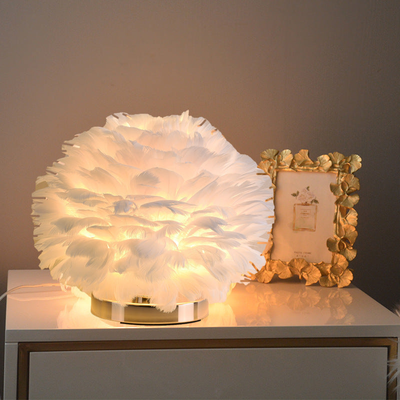 The Rounded Feather Table  Lamp